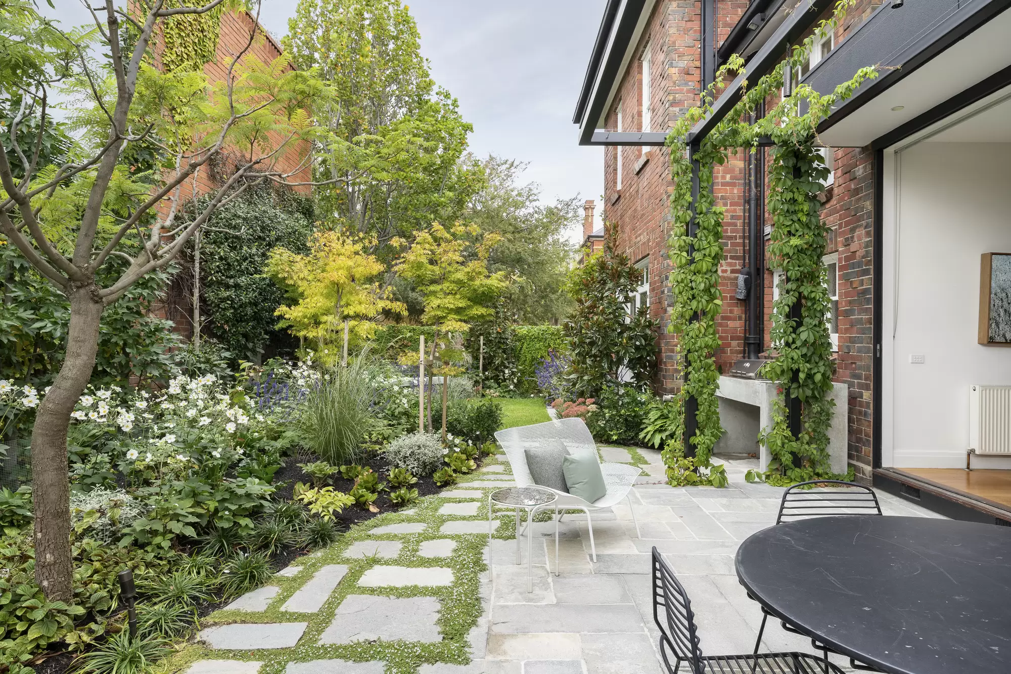 205 Walsh Street, South Yarra For Sale by Melbourne Sotheby's International Realty - image 3
