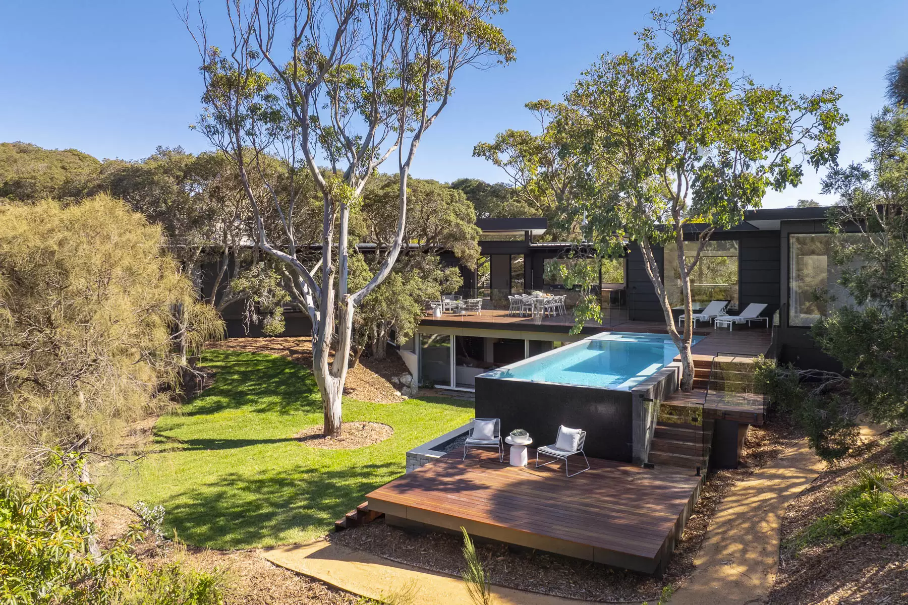 25-27 Stringer Road, Blairgowrie For Sale by Melbourne Sotheby's International Realty - image 2