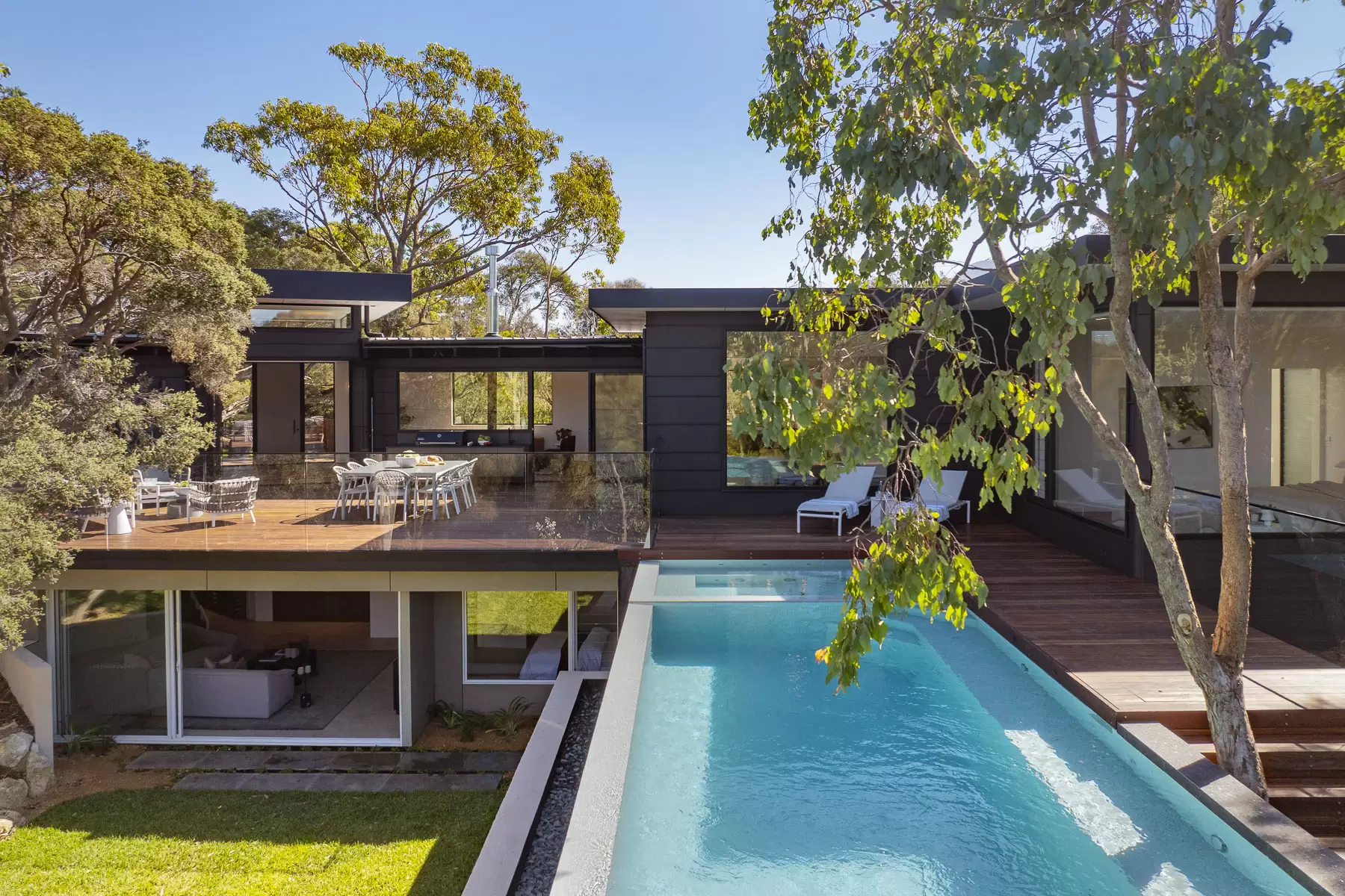 25-27 Stringer Road, Blairgowrie For Sale by Melbourne Sotheby's International Realty - image 3