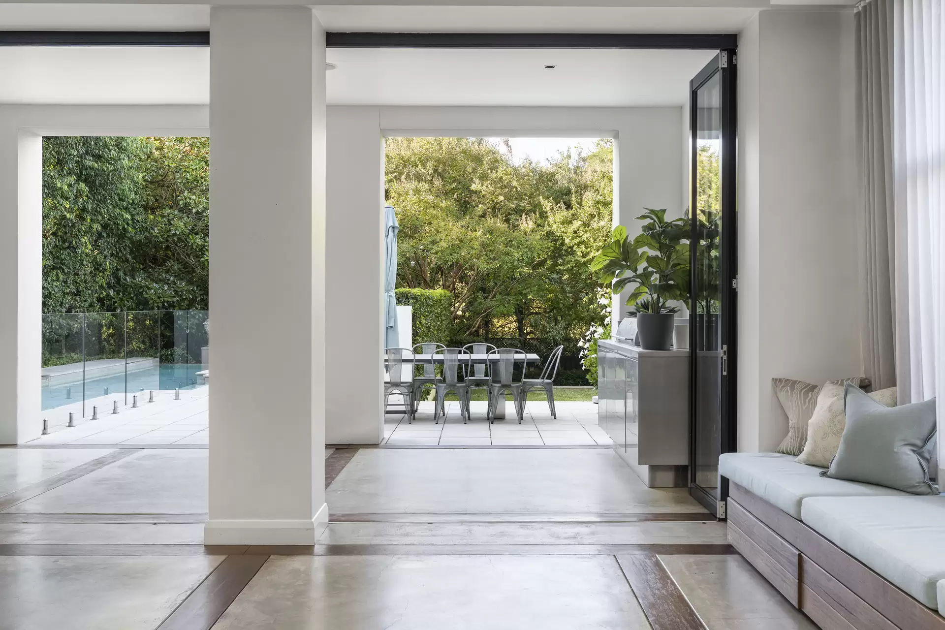5 Tyalla Crescent, Toorak For Sale by Melbourne Sotheby's International Realty - image 1