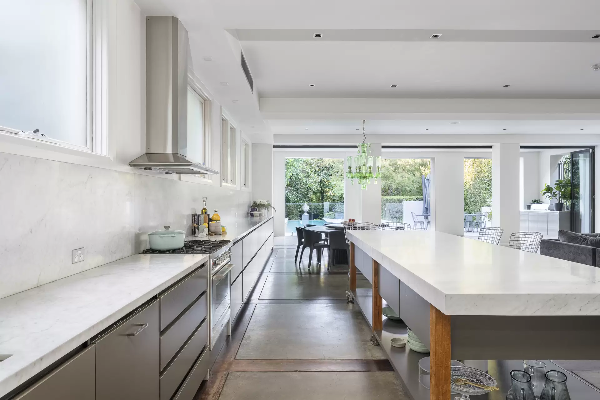 5 Tyalla Crescent, Toorak For Sale by Melbourne Sotheby's International Realty - image 1