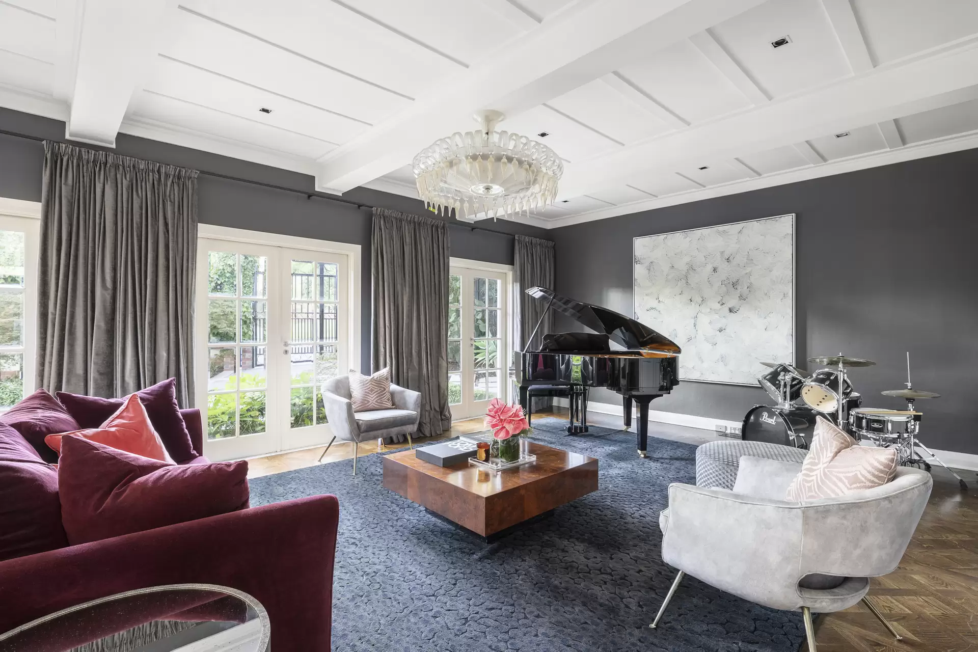 5 Tyalla Crescent, Toorak For Sale by Melbourne Sotheby's International Realty - image 1