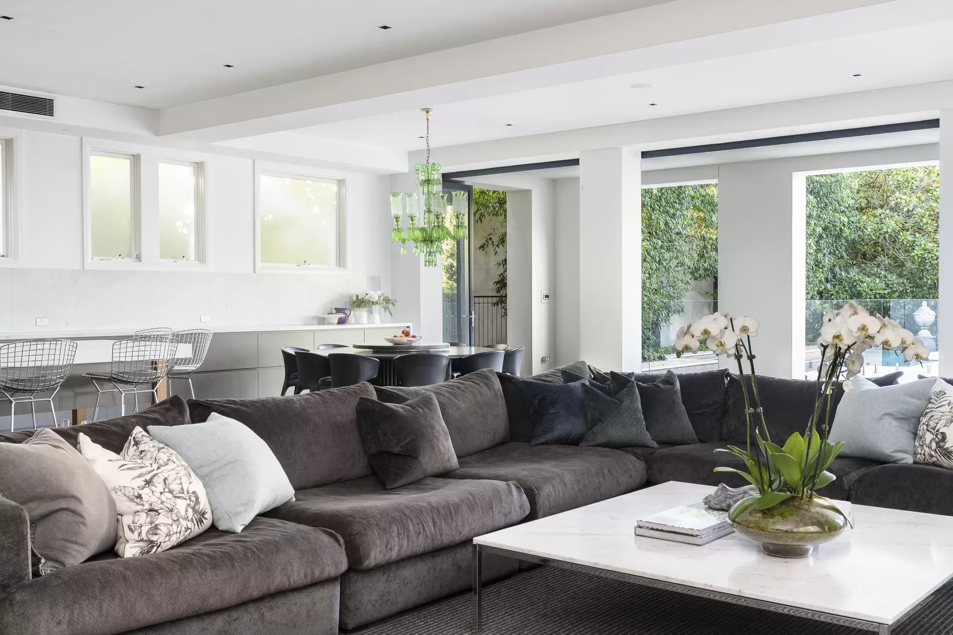 5 Tyalla Crescent, Toorak For Sale by Melbourne Sotheby's International Realty - image 1
