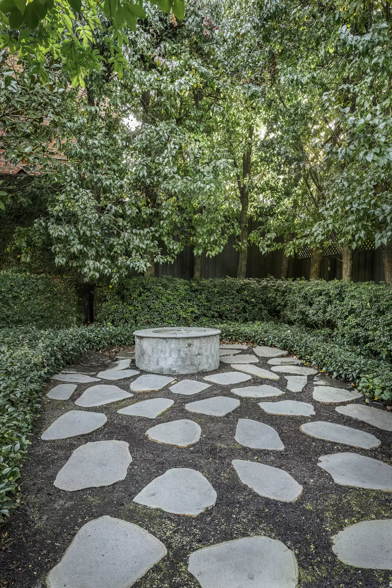 5 Tyalla Crescent, Toorak For Sale by Melbourne Sotheby's International Realty - image 1