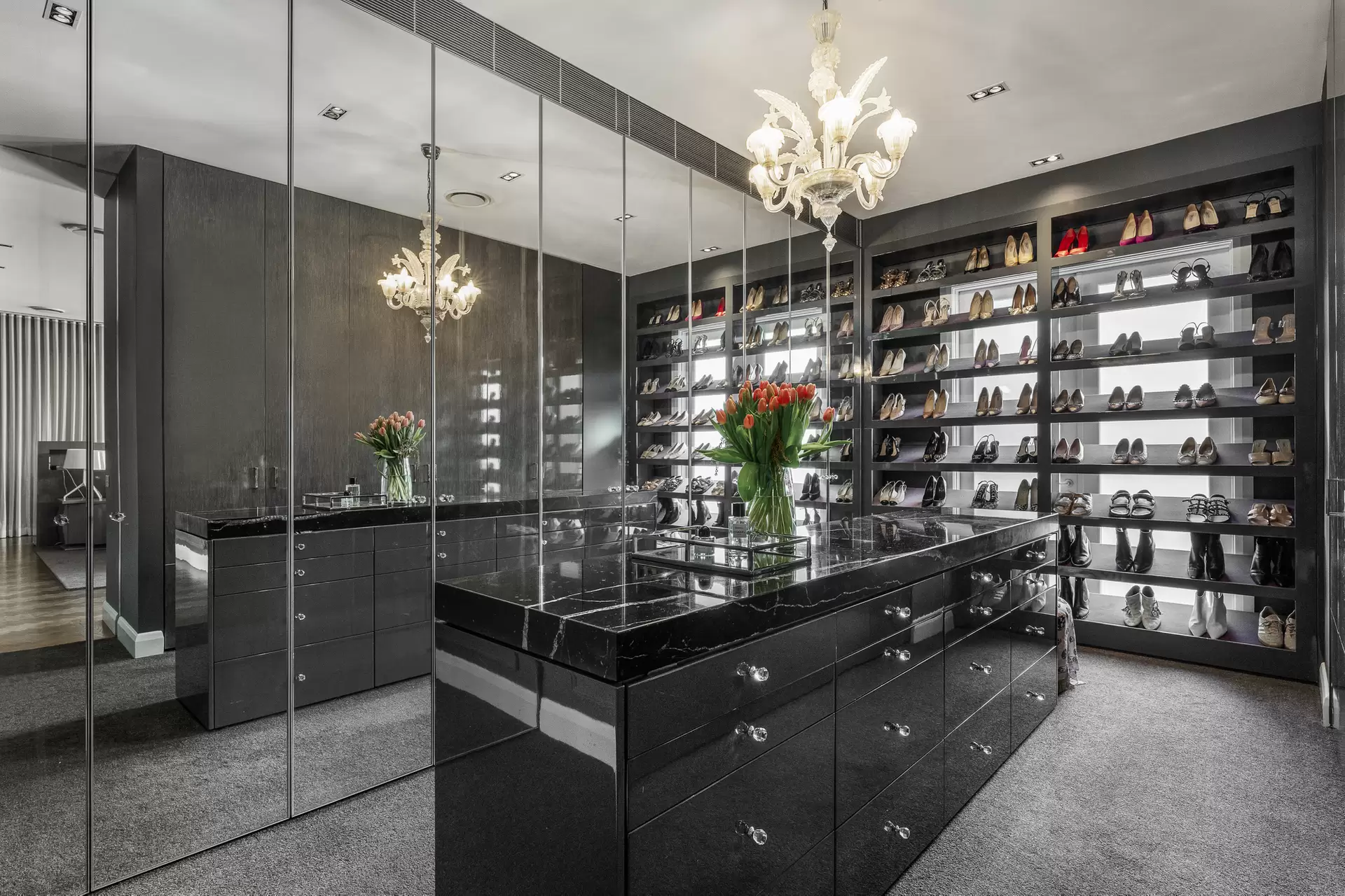 5 Tyalla Crescent, Toorak For Sale by Melbourne Sotheby's International Realty - image 1