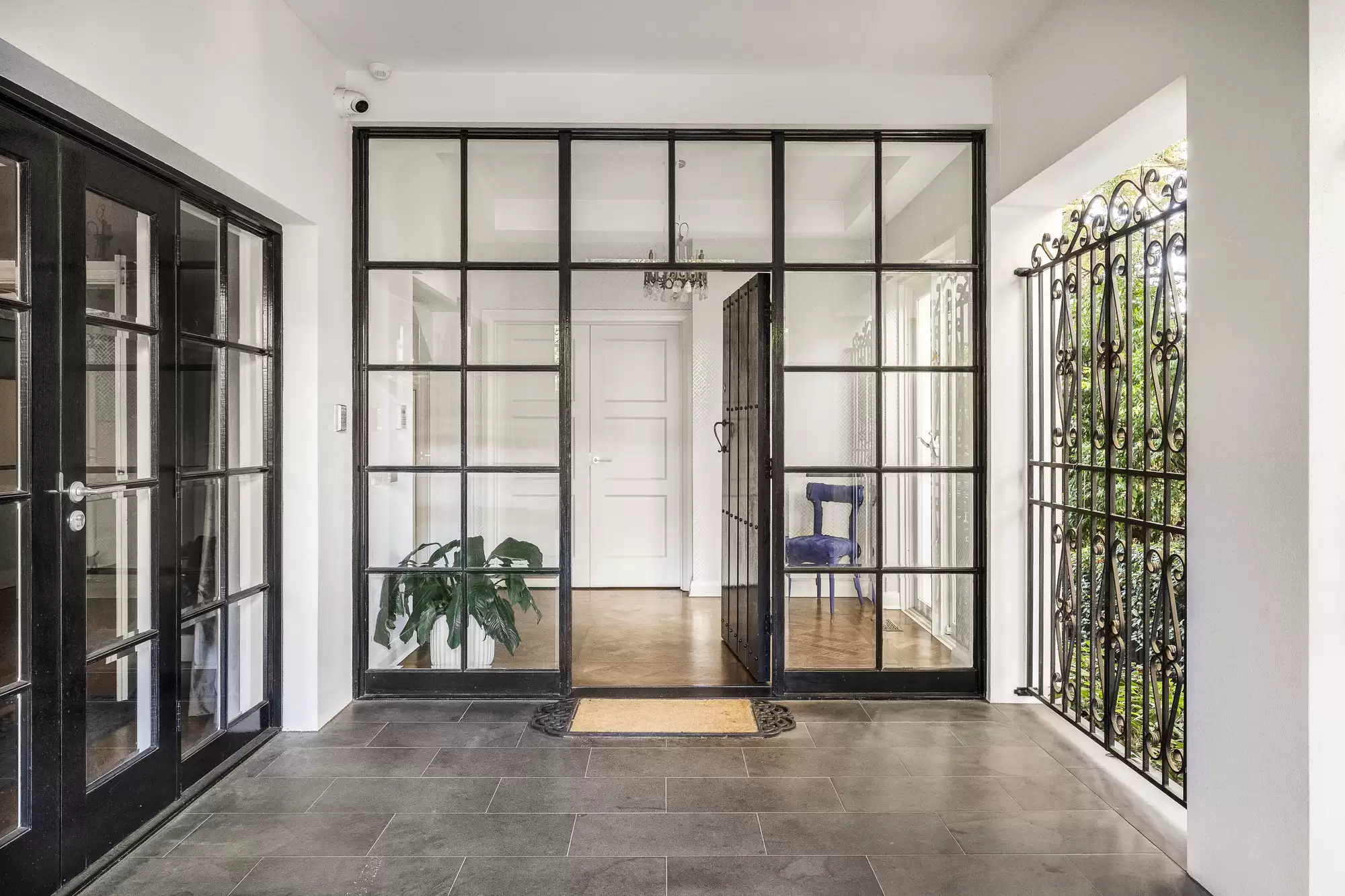 5 Tyalla Crescent, Toorak For Sale by Melbourne Sotheby's International Realty - image 3