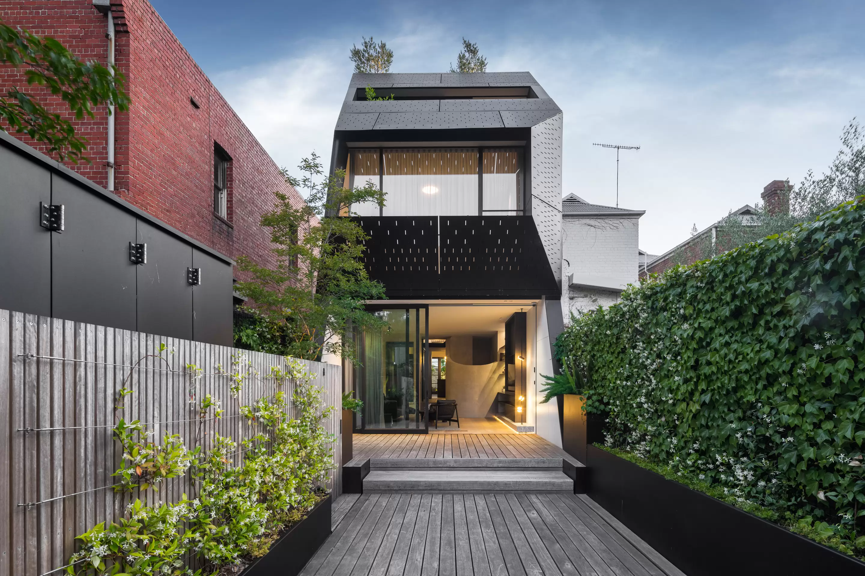 16 St Martins Lane, South Yarra For Sale by Melbourne Sotheby's International Realty - image 2