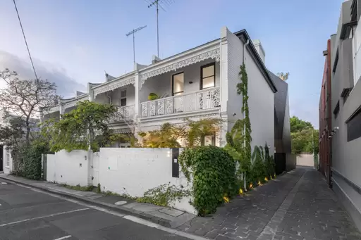 16 St Martins Lane, South Yarra For Sale by Melbourne Sotheby's International Realty
