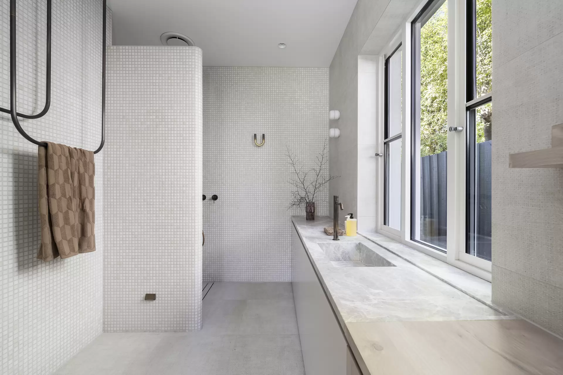 24 Bonview Road, Malvern Sold by Melbourne Sotheby's International Realty - image 1