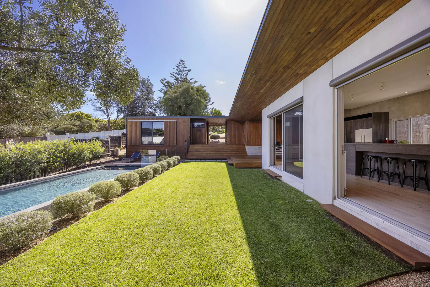 17 Boroondara Road, Sorrento Sold by Melbourne Sotheby's International Realty - image 5