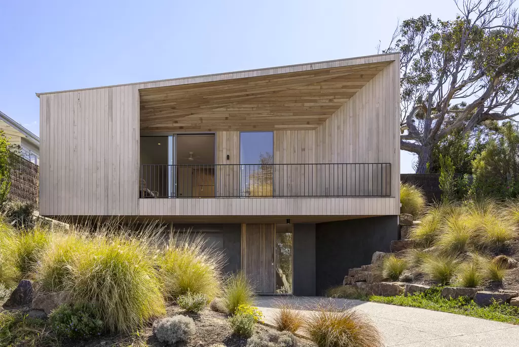 10 Heather Avenue, Sorrento Sold by Melbourne Sotheby's International Realty