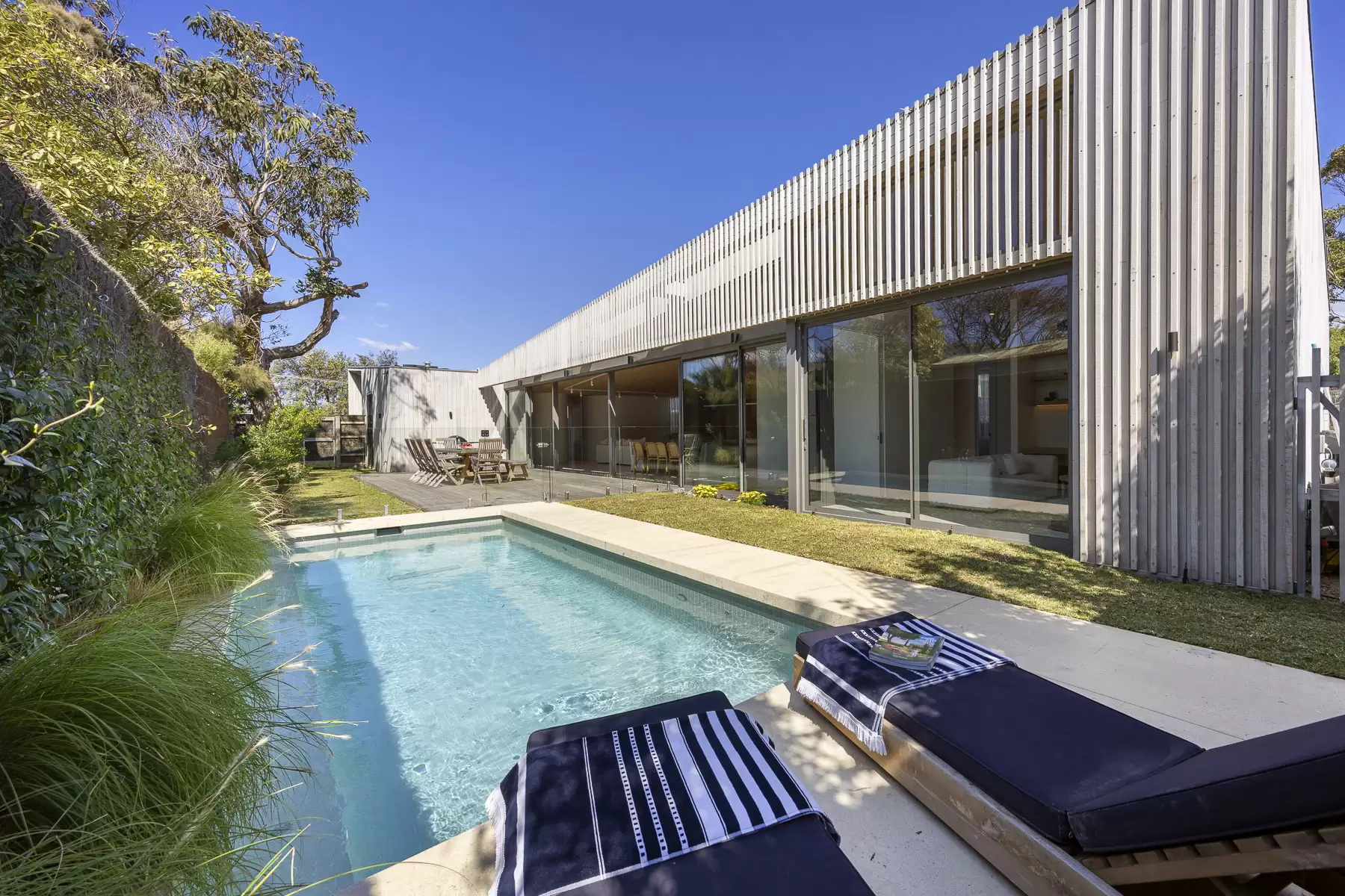 10 Heather Avenue, Sorrento Sold by Melbourne Sotheby's International Realty - image 3