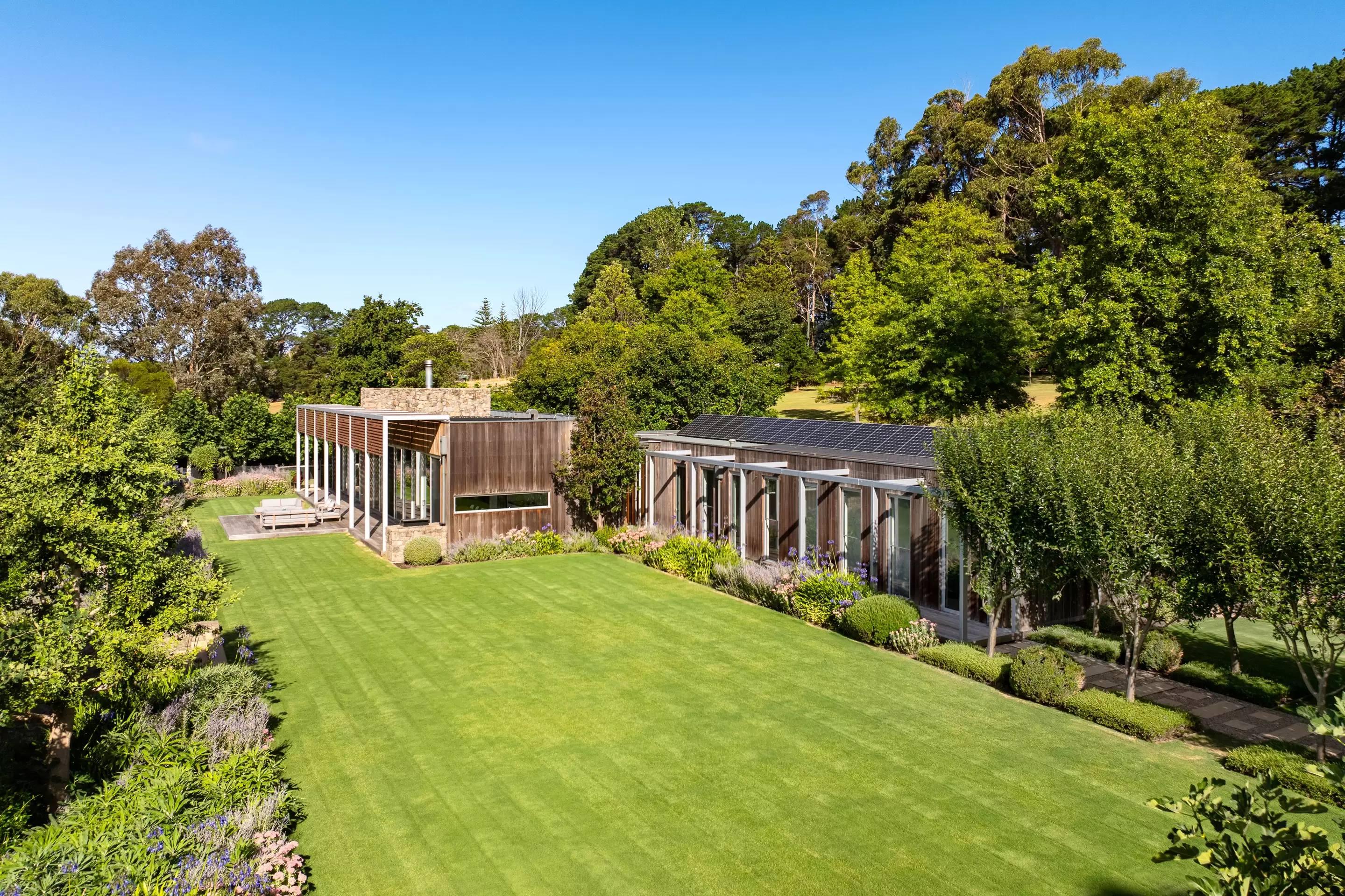 143 Point Leo Road, Red Hill South For Sale by Melbourne Sotheby's International Realty - image 4