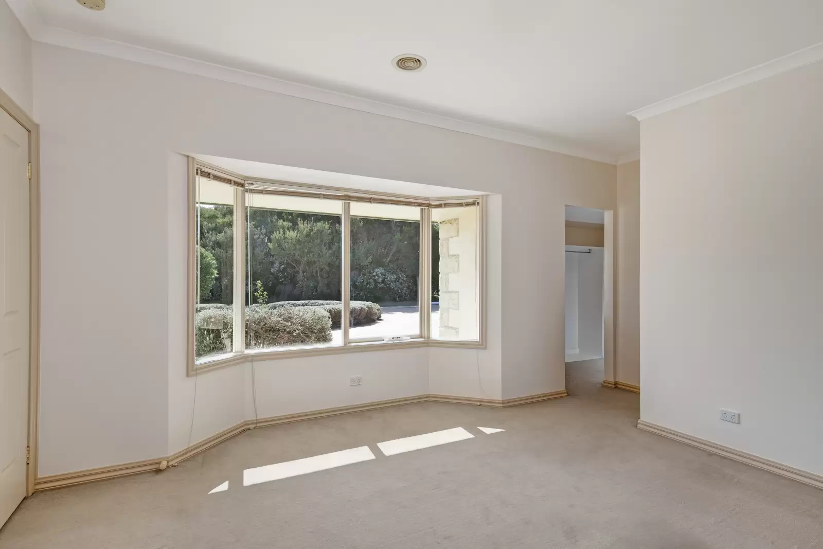 30 Munro Street, Blairgowrie Sold by Melbourne Sotheby's International Realty - image 9